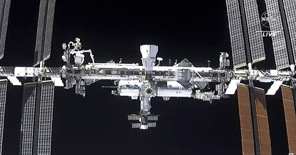 La Estación Espacial Internacional se ha desviado para evitar la basura espacial.